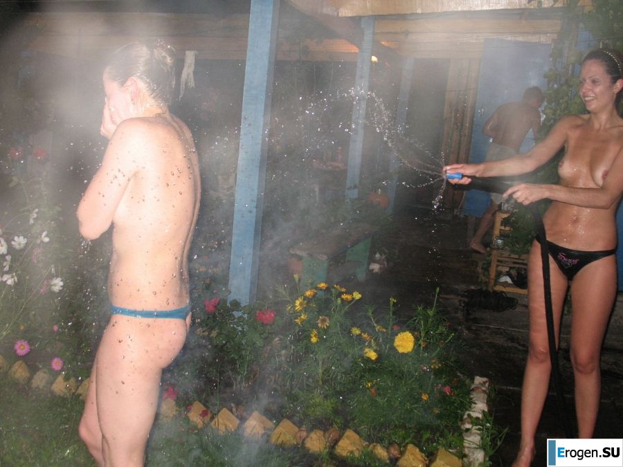 nudists in nature outside the city. Photo 33