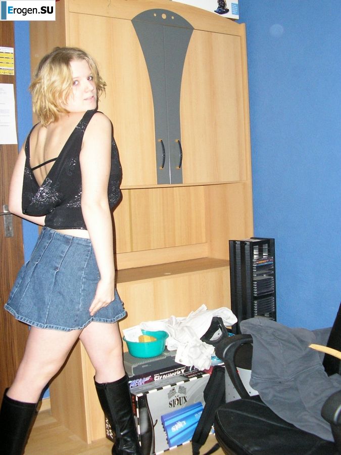 the next self-arrows of an uncut girl. Photo 10