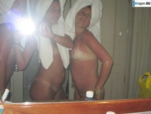 three lesbian girlfriends. Thumb 7