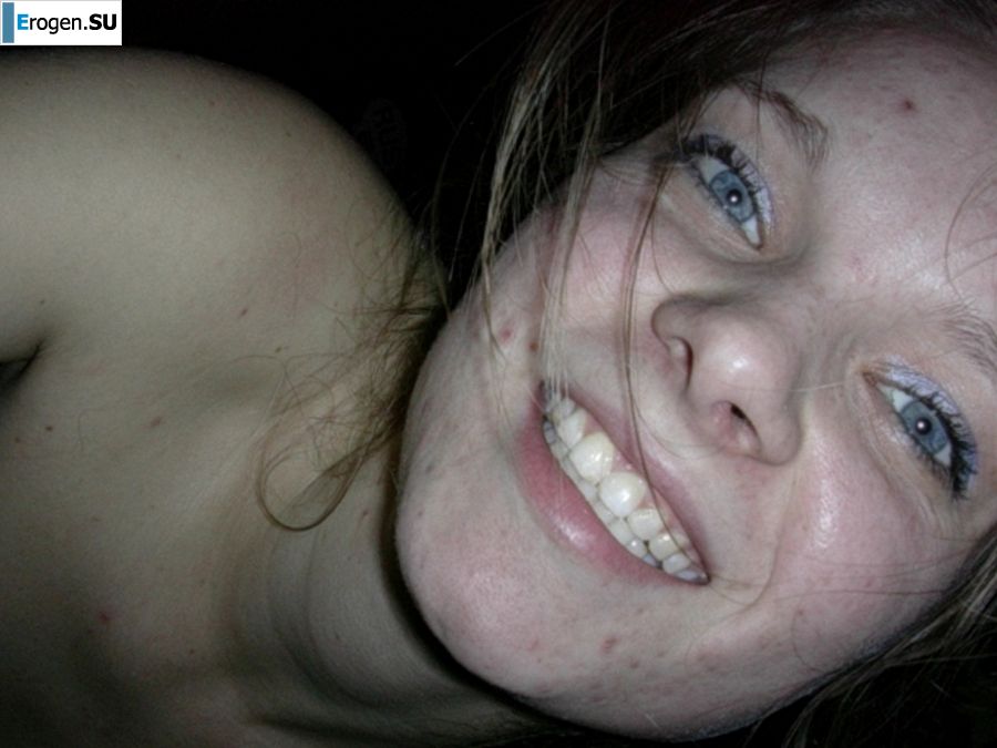 молодая девушка со своим парнем резвится. Фото 35