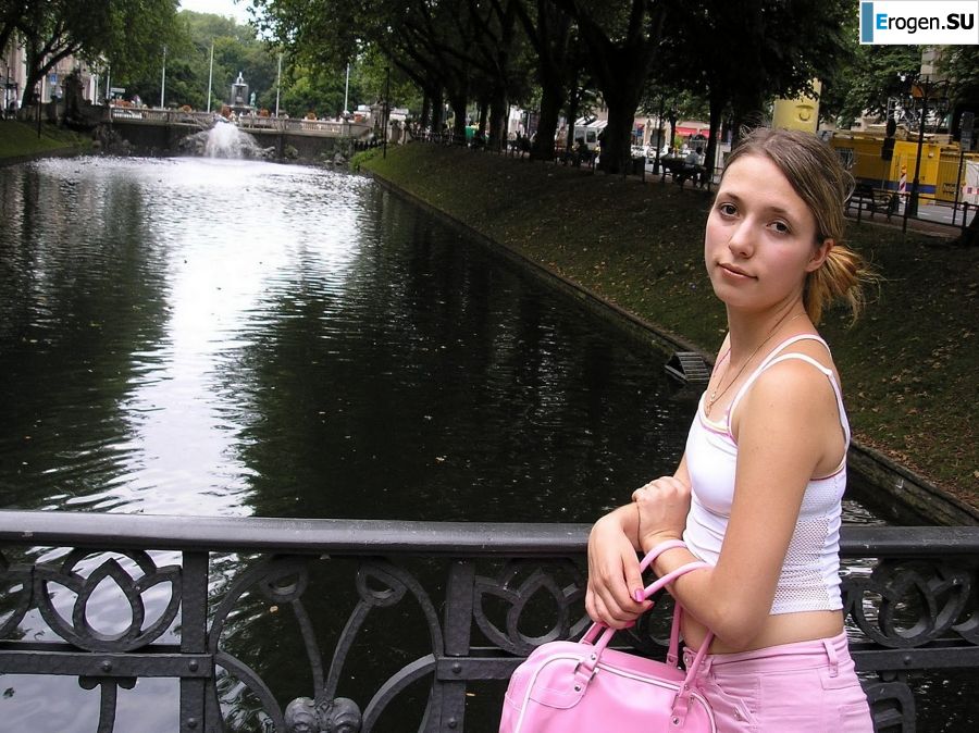 веселая обнаженная блондинка. Фото 29