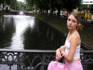 веселая обнаженная блондинка. Эскиз 29