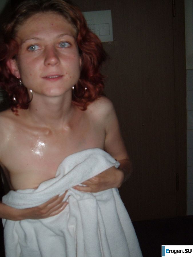 red-haired slim beast without underwear. Photo 10