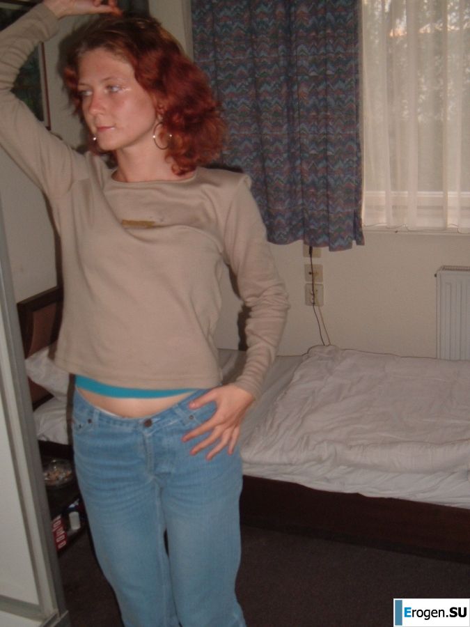 red-haired slim beast without underwear. Photo 19