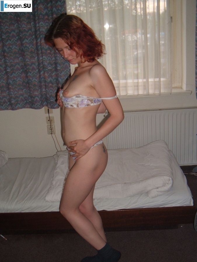 red-haired slim beast without underwear. Photo 22