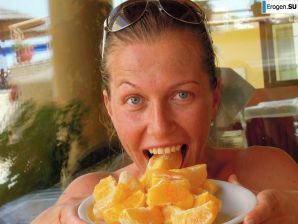 naked pregnant Lucy on the beach with the future father. Thumb 10