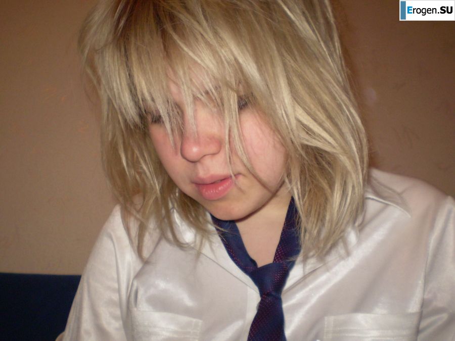 cute naked student gets high. Photo 14