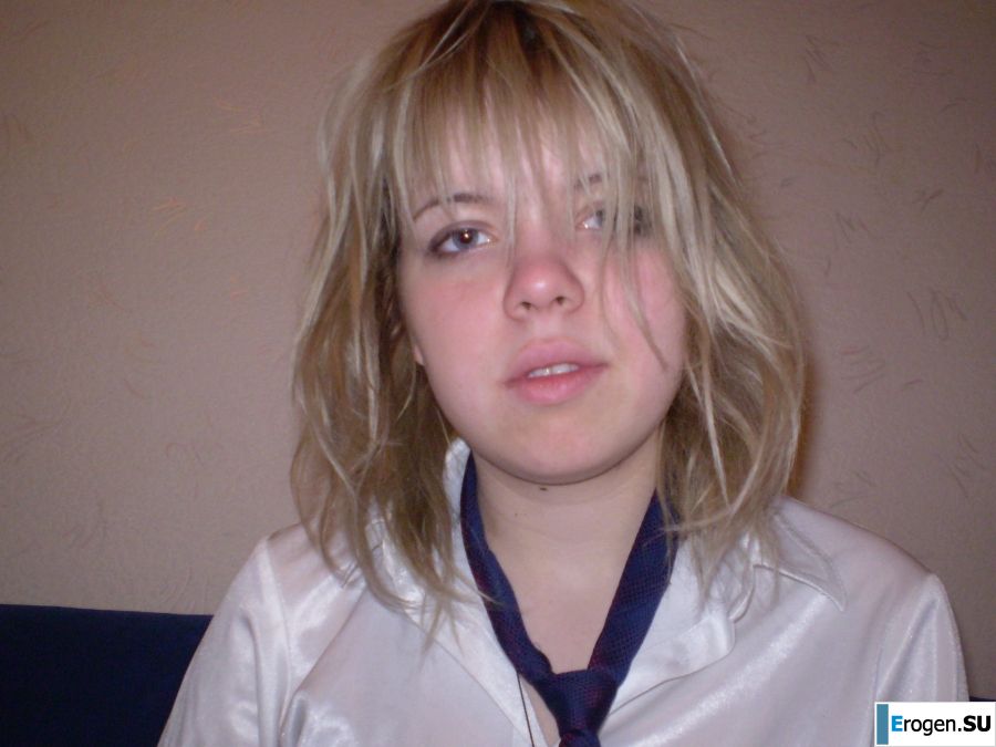 cute naked student gets high. Photo 16