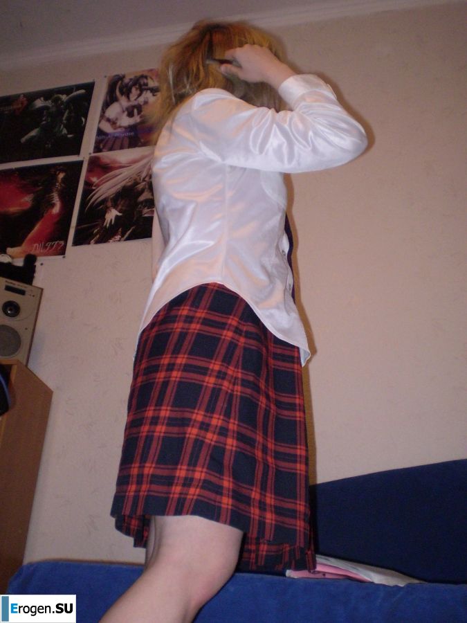 cute naked student gets high. Photo 20