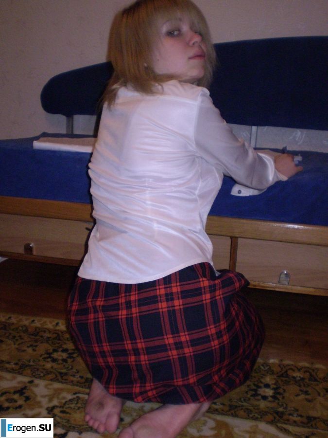 cute naked student gets high. Photo 24