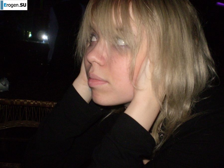 cute naked student gets high. Photo 32