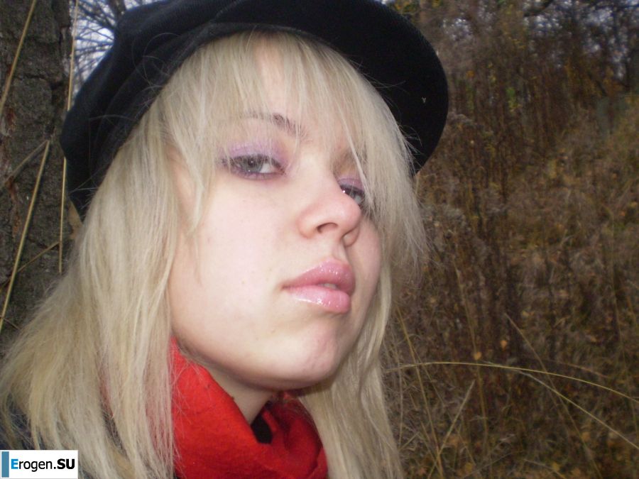 cute naked student gets high. Photo 53