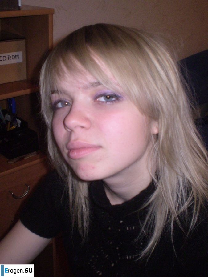 cute naked student gets high. Photo 58