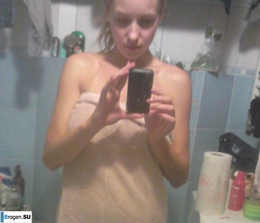 selfie in the bathroom after a shower. Photo 6