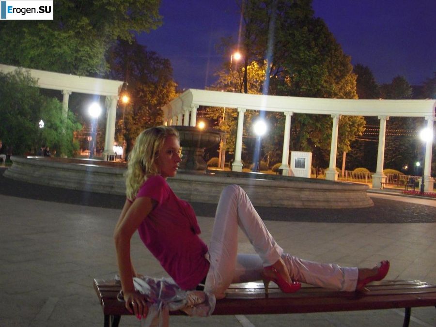 эффектная стервочка обнажается где то в европе. Часть 3. Фото 4