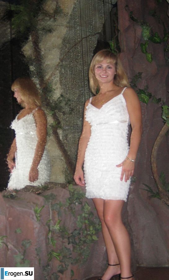 голенькая девушка с фотоаппаратом. Фото 33