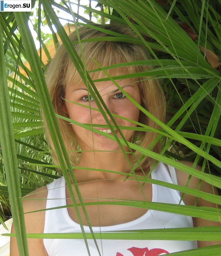 голенькая девушка с фотоаппаратом. Фото 41