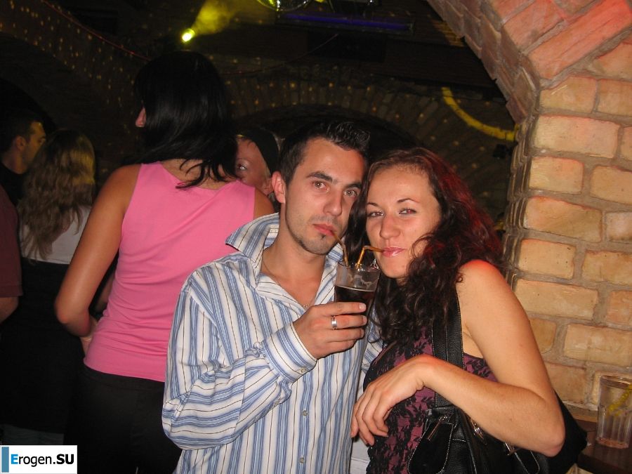 a young couple hanging out without panties. Photo 22