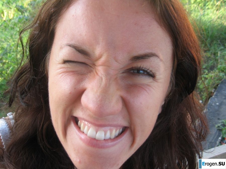 a young couple hanging out without panties. Photo 3