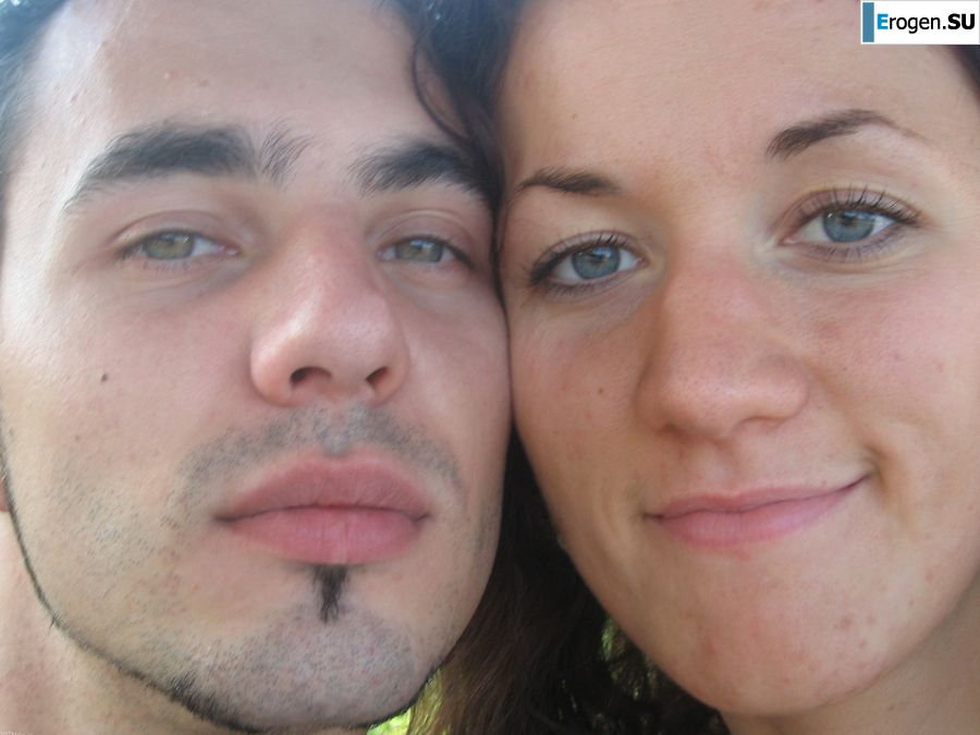 a young couple hanging out without panties. Photo 33