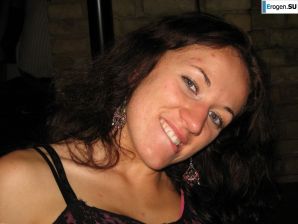 a young couple hanging out without panties. Thumb 24