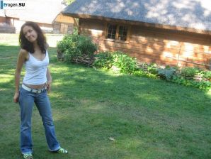 a young couple hanging out without panties. Thumb 27