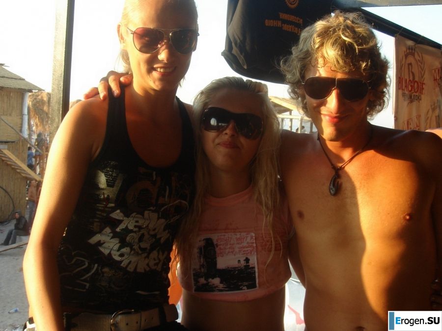 свадьба и медовый месяц блондинистой модели. Фото 39