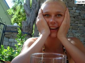 свадьба и медовый месяц блондинистой модели. Эскиз 18