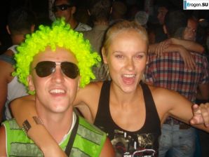 свадьба и медовый месяц блондинистой модели. Эскиз 37