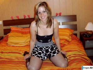 a magnificent girl undressed waiting for his cock. Thumb 20