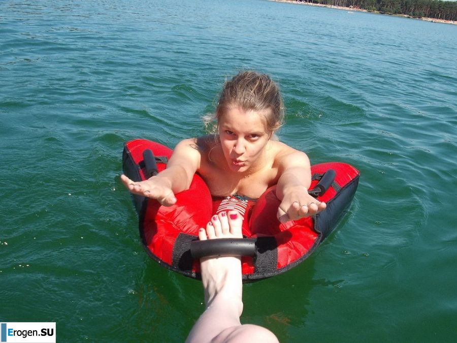 girlfriends and topless outdoor recreation. Photo 26