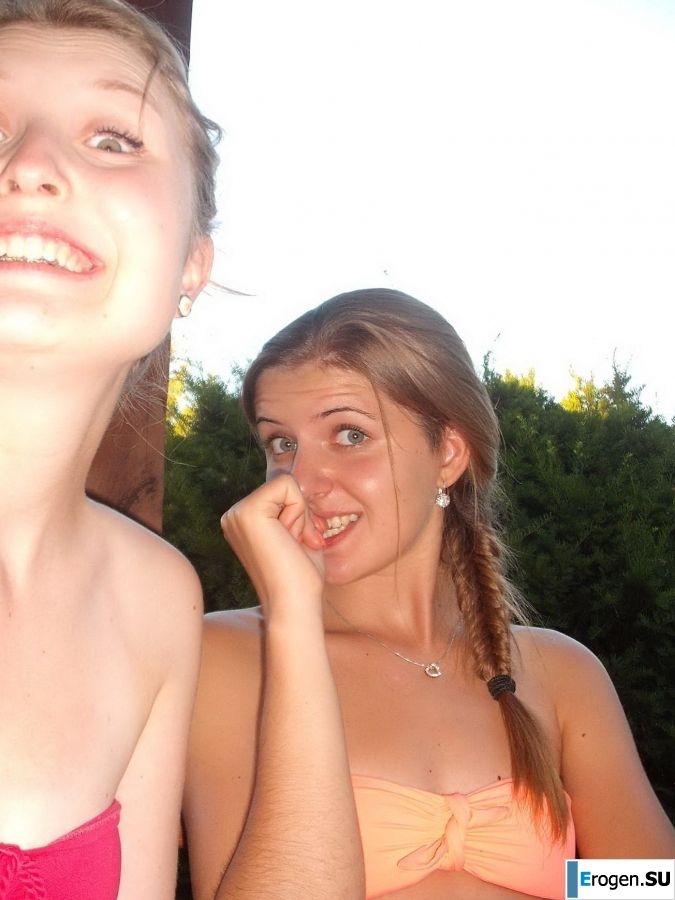 girlfriends and topless outdoor recreation. Photo 6