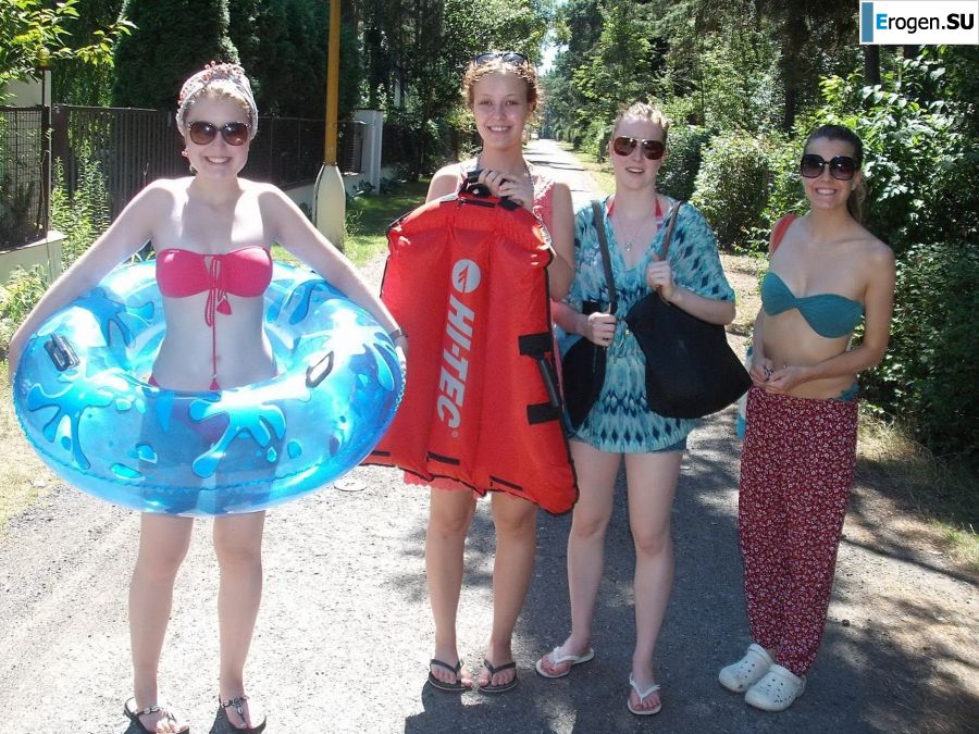 girlfriends and topless outdoor recreation. Photo 9