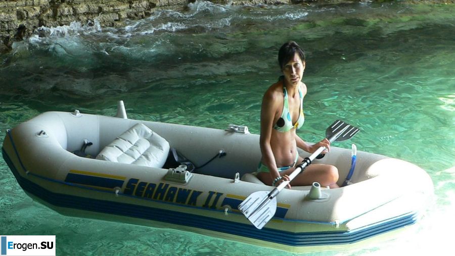 a peculiar tall girl with soft nipples. Photo 28