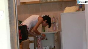 a peculiar tall girl with soft nipples. Thumb 23