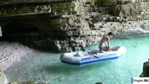 a peculiar tall girl with soft nipples. Thumb 26