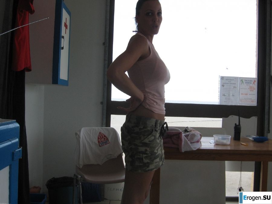 секси бэйба спасателя на пляже. Фото 14