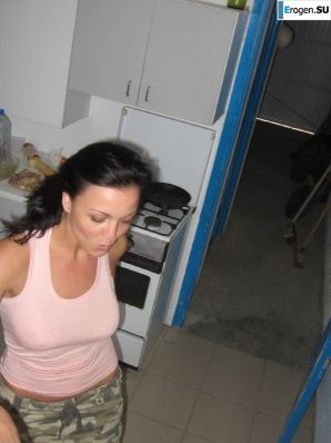 секси бэйба спасателя на пляже. Эскиз 18