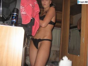 секси бэйба спасателя на пляже. Эскиз 22