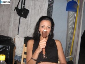 секси бэйба спасателя на пляже. Эскиз 31