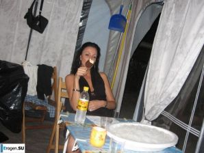 секси бэйба спасателя на пляже. Эскиз 32