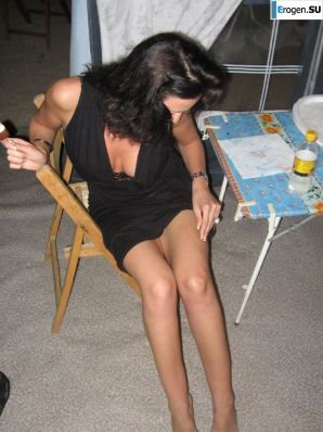 секси бэйба спасателя на пляже. Эскиз 43