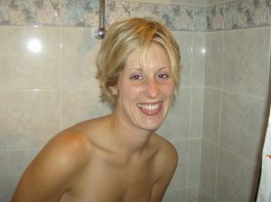 vacation fuck at the hostel. Thumb 7