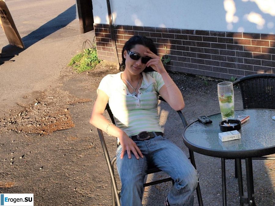 две подружки без лифчиков у реки. Часть 2. Фото 43