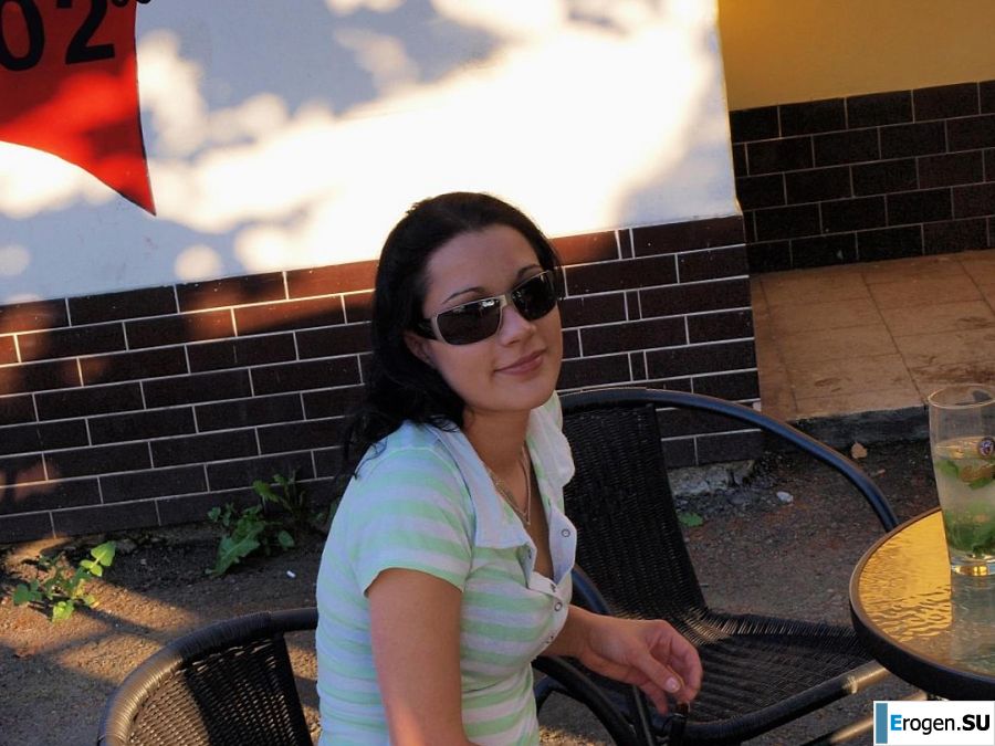 две подружки без лифчиков у реки. Часть 2. Фото 44