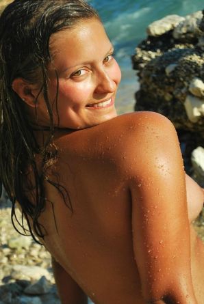 beach nudism and several girlfriends. Part 2. Thumb 19