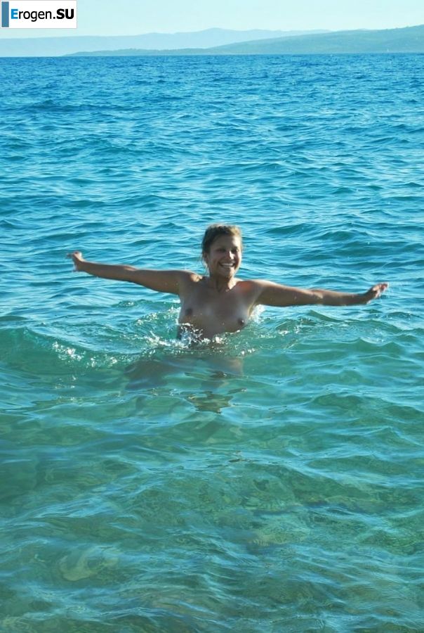 beach nudism and several girlfriends. Part 3. Photo 12