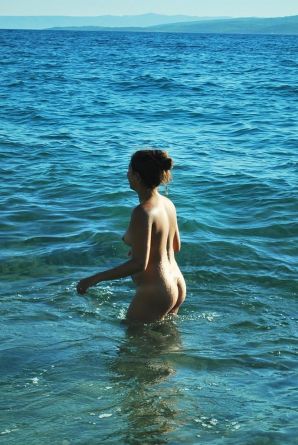 beach nudism and several girlfriends. Part 4. Thumb 9