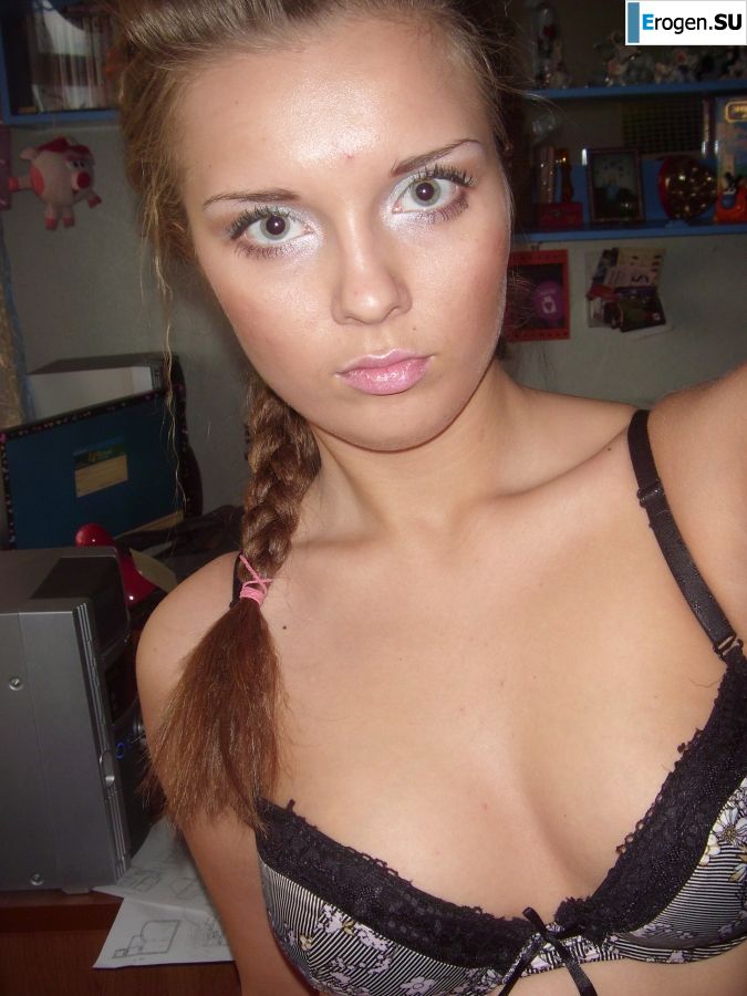 Alina undresses for her subscribers. Photo 3