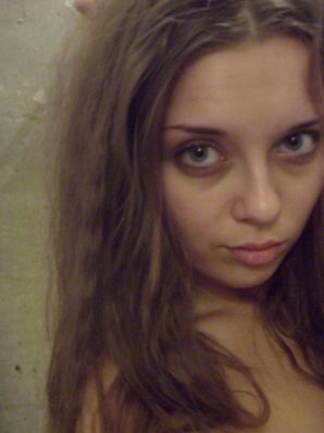 Алина раздевается для своих подписчиков. Эскиз 22